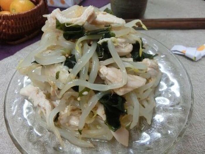鶏むねともやしでしみうま♪ 蒸し鶏ともやしの中華サラダ