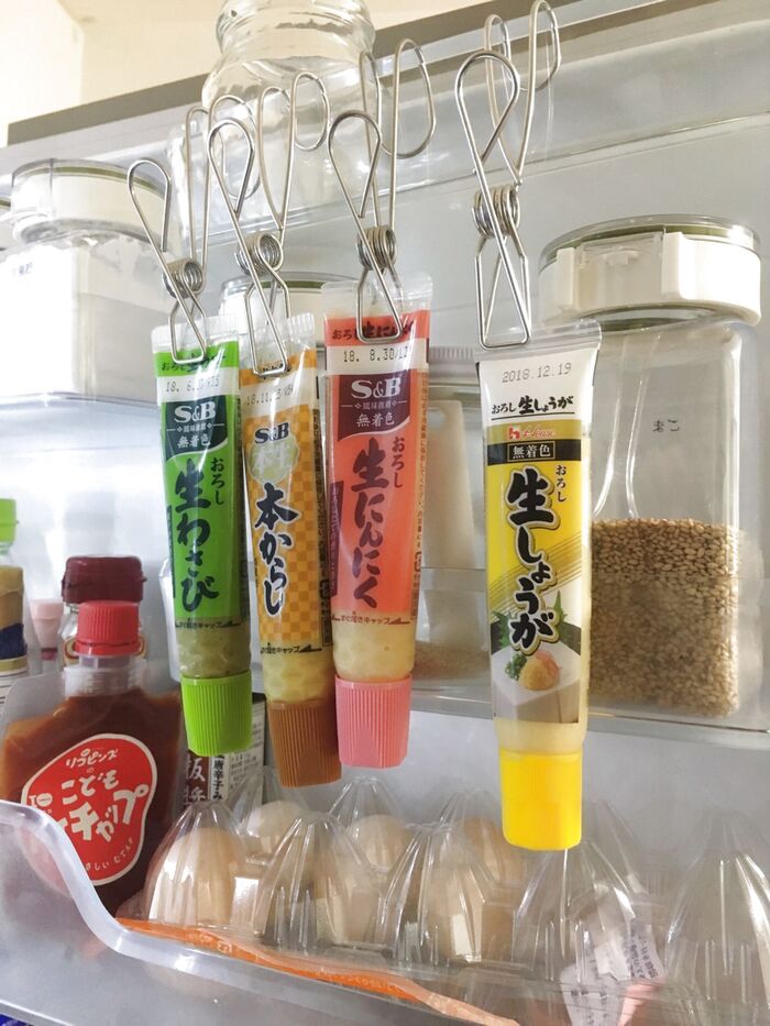 チューブ薬味は吊り下げる。