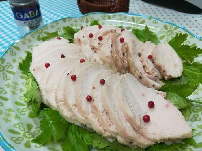 オイルを入れてうまみとじ込め♪ 炊飯器で鶏ハム