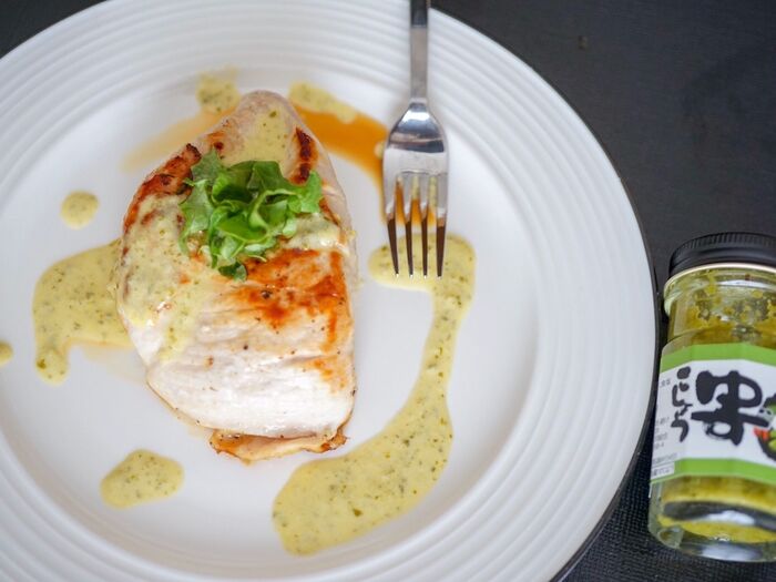 ソースをかけて完成