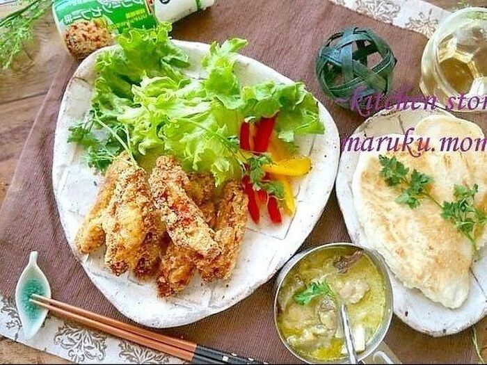バリッとジューシーな『エスニックフライドチキン』とグリーンカレーのランチ