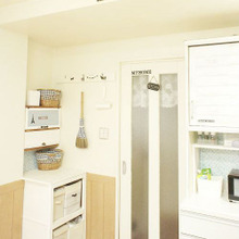 インテリアに馴染ませた掃除グッツの収納