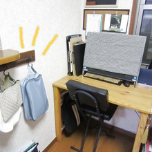 100均ダイソー『シューズバッグ』靴は入れないけど。ガバッと開いて快適使用。注:200円商品です。