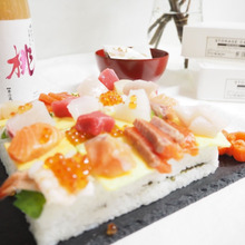 【セリア】お祝いにピッタリ!折り紙ケースで飾り寿司