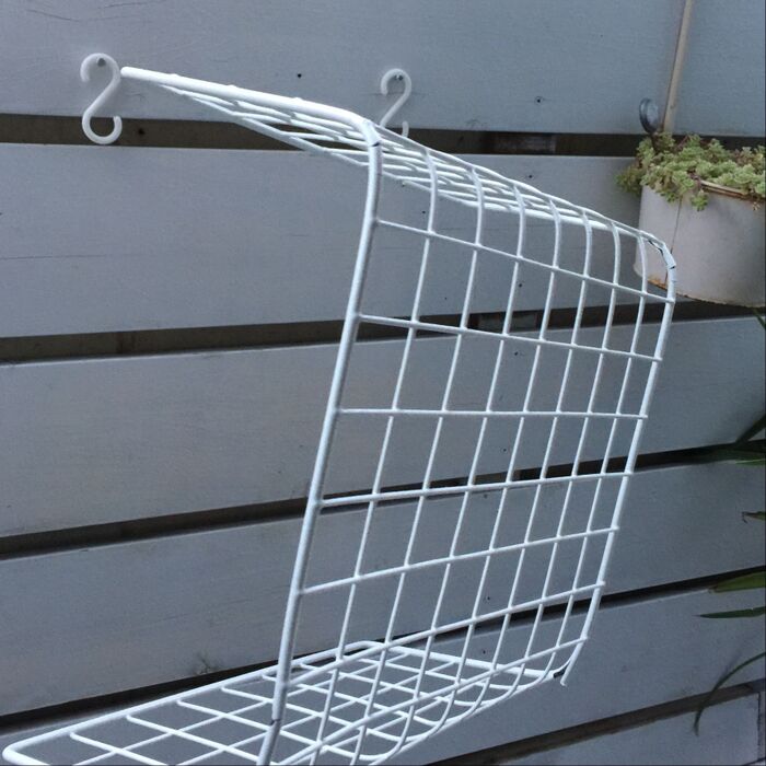 ワイヤーネットをコの字に曲げる