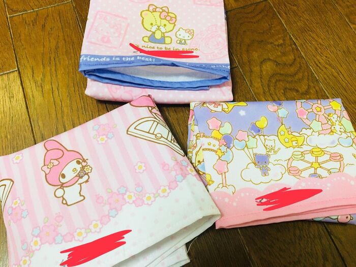 ランチョンマットは、全てセリアで。