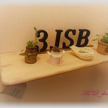 アイアンとパイン集成材で飾り棚をDIY!