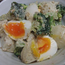 ごまたっぷりオイマヨソースで♪ かぶとブロッコリーのサラダ