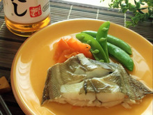 フライパンで簡単♪10分煮るだけ!カレイ×人参×スナップエンドウの白だしさっと煮