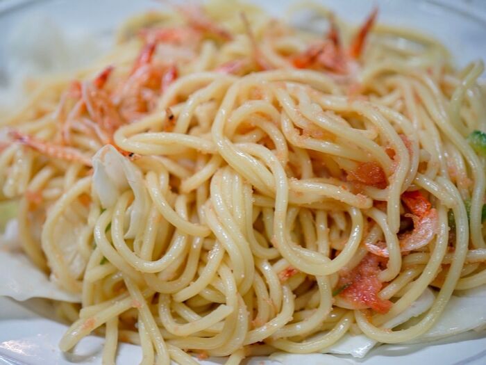 桜えびを加えて混ぜます