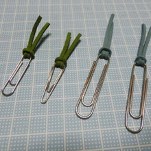 シンプル♪ ゼムクリップとスエード風ひもでクリップ栞