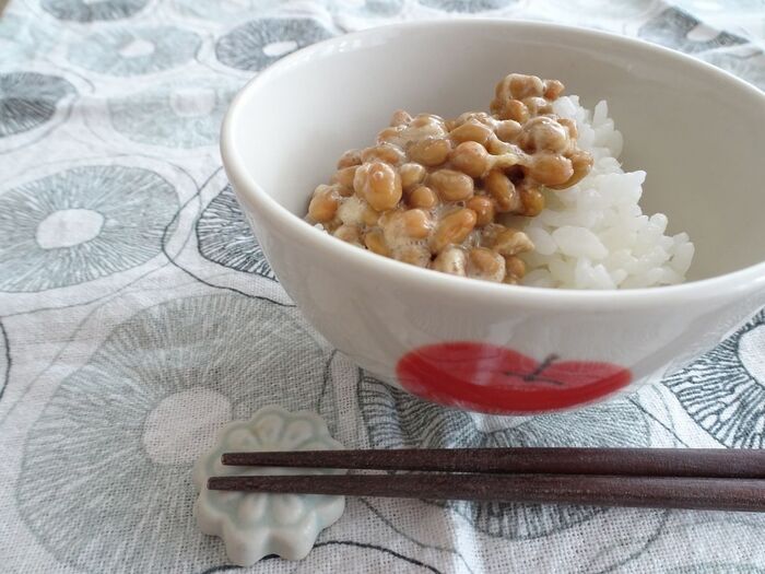 納豆のベタベタがついた食器を、簡単キレイに洗い流す裏技