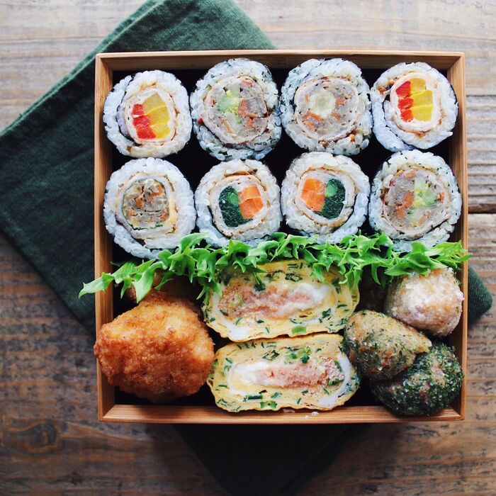 肉巻きのり巻きでお花見弁当。