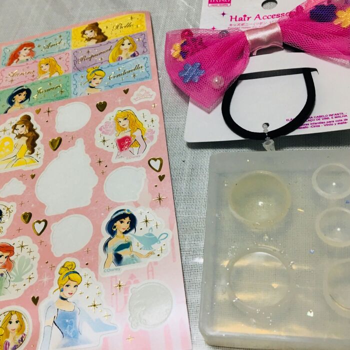 追記  その後ダイソーでリボンを買い足してラプンツェルバージョンも作りました。