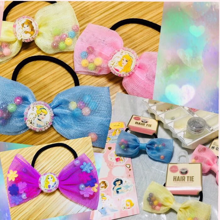 100均ヘアゴムにシールとレジンで!色んなディズニープリンセスのヘアゴムを量産