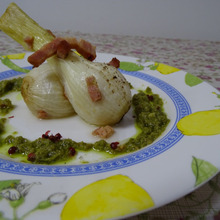 オニオンヌーボーのロティー、、ベーコンのピケとニンニクのかほり