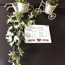 レンジフードにカフェ風ディスプレイ