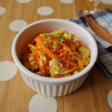 美肌効果も期待できる!ニンジンのツナたま炒め