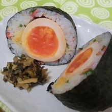 味噌漬けたまごのバクダンおにぎり
