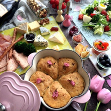 今年のお花見はイタリアン~!ル・クルーゼで簡単フォカッチャ