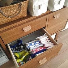 ハンカチタオルは後ろから。