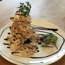 エッフェルに憧れたレンコンのサラダ仕立て・・・・闇にたたずむ黒子