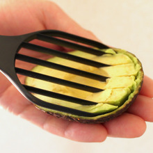 【100均】アボカドが一気にスライスできる便利スライサー