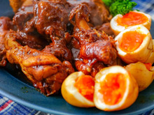 圧力鍋でホロホロ!手羽元の赤みそ黒糖煮こみ