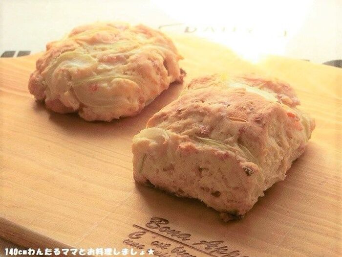 ホケミで簡単★ベーコンと玉葱のスコーン