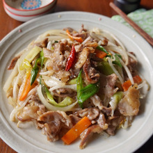 節約食材でも食べ応えアリ!もやしと豚こまのスタミナ炒め