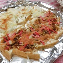 厚揚げ1枚で☆ 柚子胡椒マヨとたこ焼き風♪ ハーフ&ハーフピザ