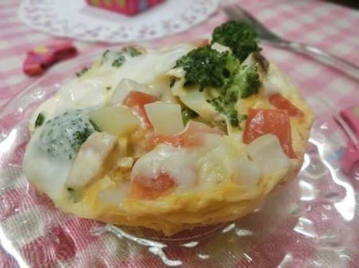 レンチンだけでできちゃう☆ カップ型キッシュ風オープンオムレツ