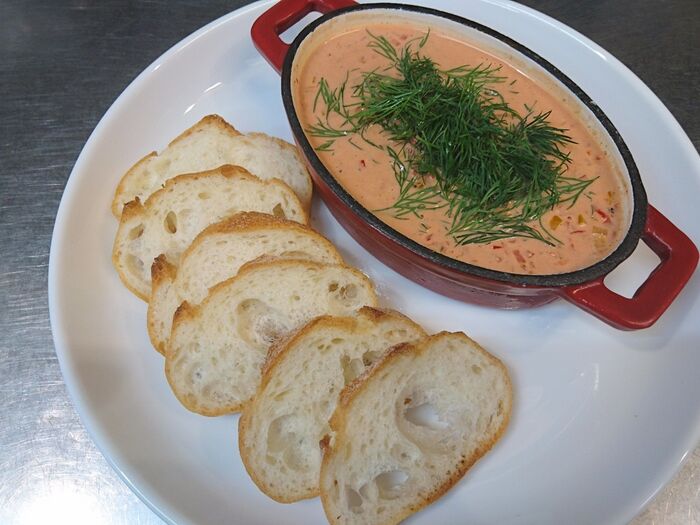 富山のホタルに新しい命を吹き込む、(Bruschetta)ブルスケッタ風