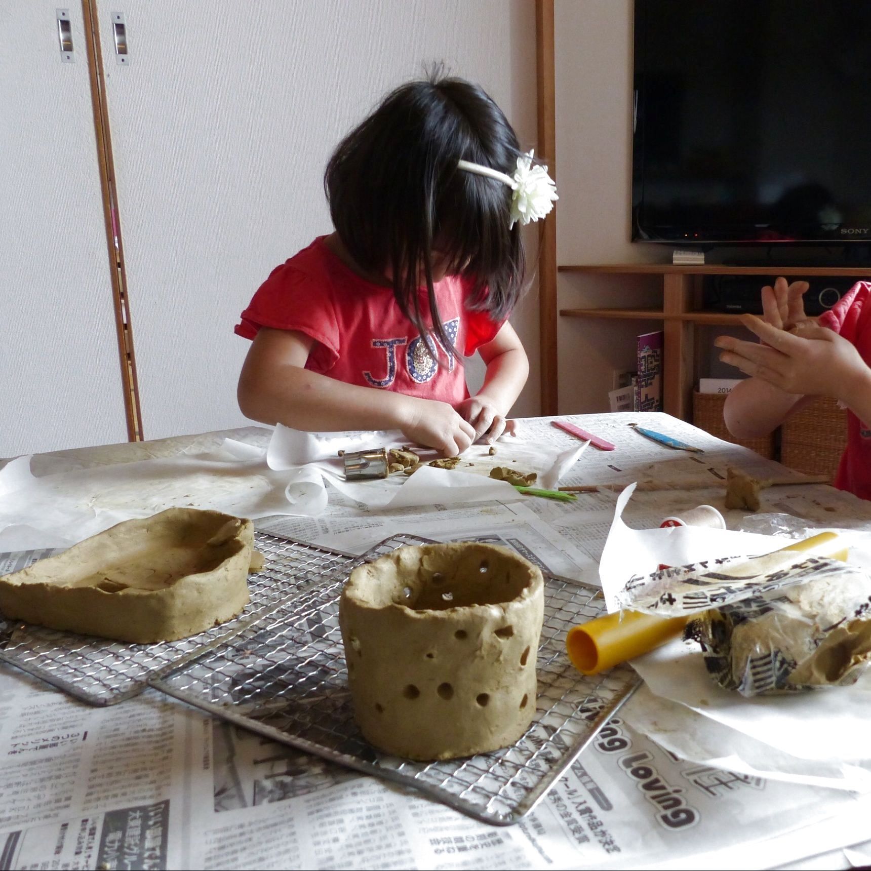 １：粘土で作る焼き物体験