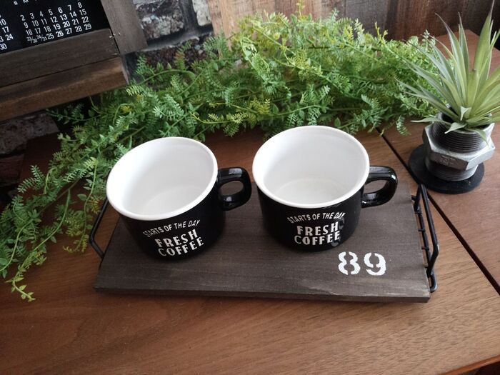 キッチンだけじゃ勿体無い!216円でおしゃれなトレイ完成