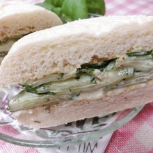 きゅうりだけなのに抜群に美味しい♪ ヤミツキきゅうりサンド