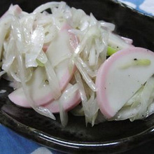 チンして混ぜるだけ♪ 長ねぎとかまぼこのナムル