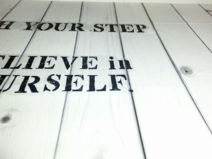 頑張って!頑張って!貼ったけど…折りジワ・ぷくっと空気が気になる時の隠しプチワザ!