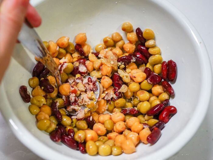 マッシャーなどで潰す