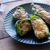 GWはこれで決まり!ピクニックのお弁当にも使える行楽メニュー【ピーマンのつくね焼き】