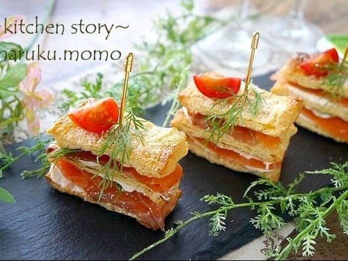 【糖質オフレシピ】油揚げパイで作る♪スモークサーモンとクリームチーズのミルフィーユ仕立て