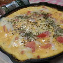魅惑の半熟♪ チーズとろ~り♪ スキレットでオープンオムレツ