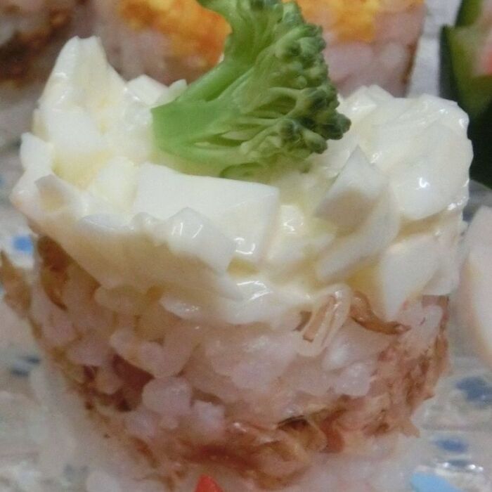 かつお節と白身にぎり×4個