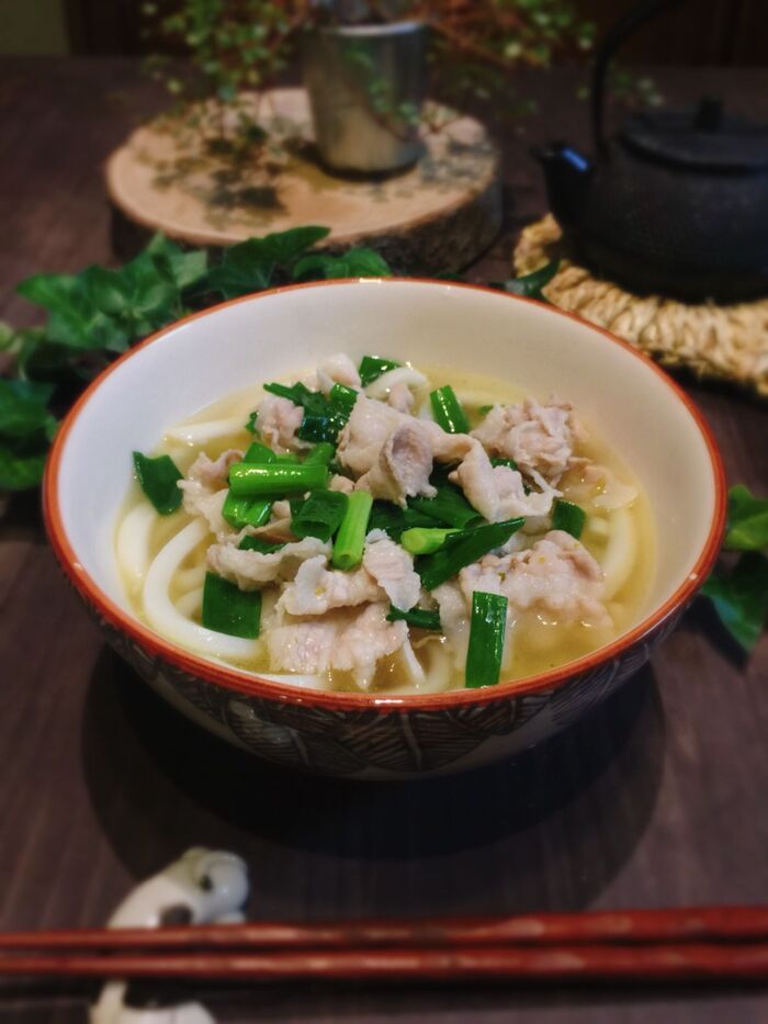 白だしと柚子胡椒で肉うどん