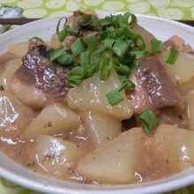 魚の缶詰でラクラクめちゃうま♪ いわしと大根煮