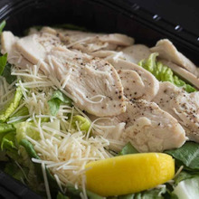 野菜嫌いな子供も食べられる!コストコの「チキンシーザーサラダ」