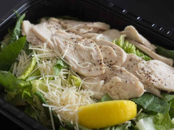 野菜嫌いな子供も食べられる!コストコの「チキンシーザーサラダ」