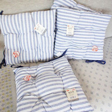 ふわっふわサラッと★ダイソー 紐付きボーダー柄 座布団