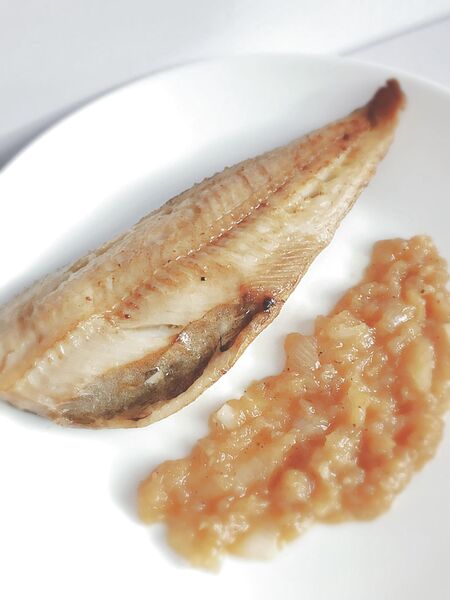 シンプルなホッケ焼きに一工夫