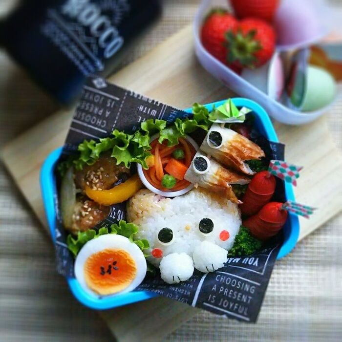 《キャラ弁》こどもの日に♡鯉のぼりを狙うみけ猫ちゃん弁当
